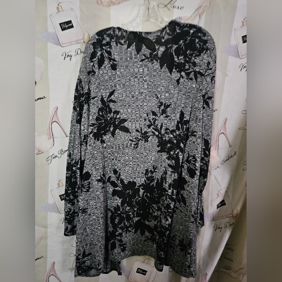 I.N. Studio Black and White Patterned Cardigan - Picture 3 of 4